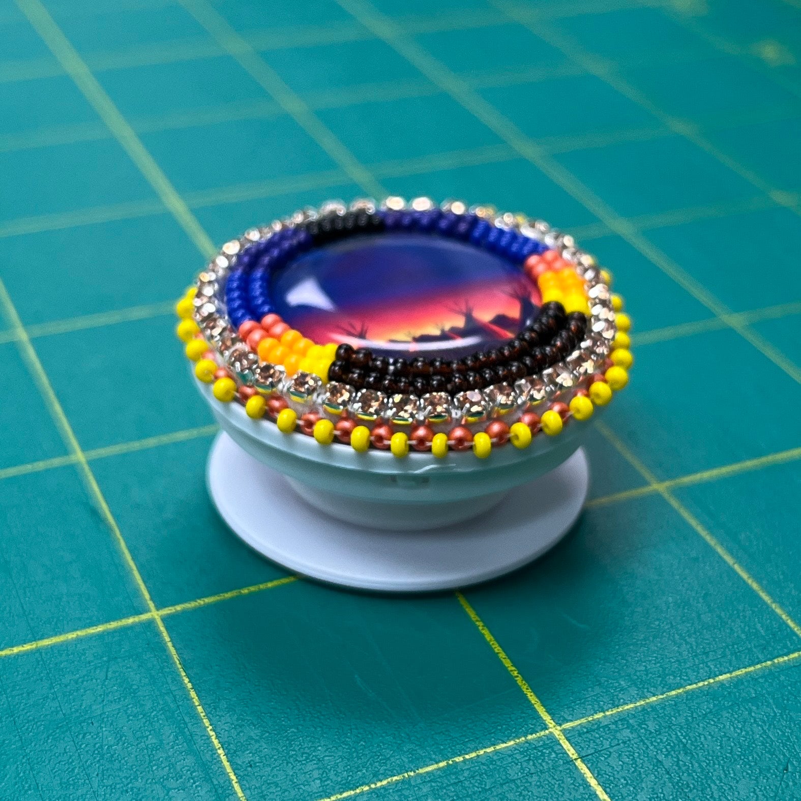 49 Dzine Beaded Pop Socket