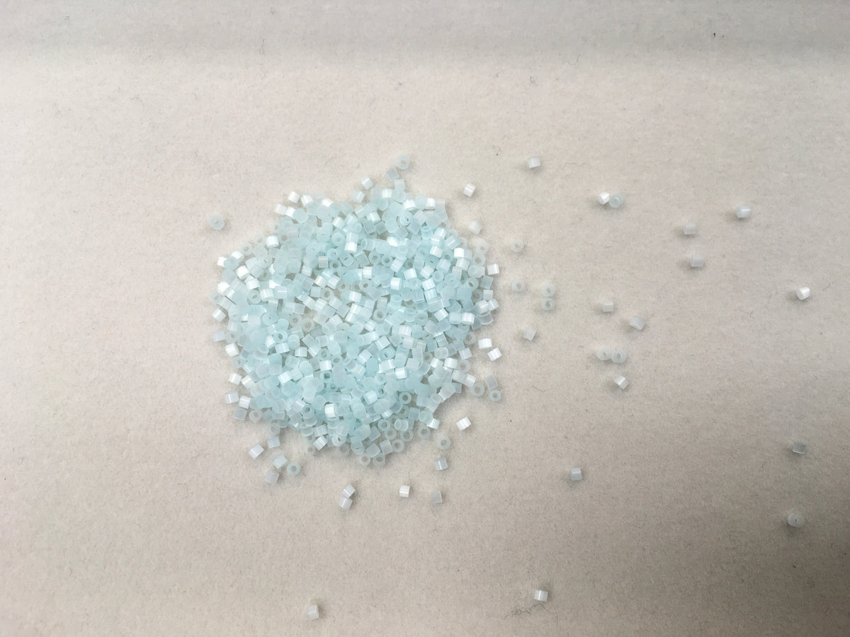 1.6mm Size 15/0 24g tube Cylindica Seed Beads Ice